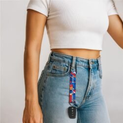 GP-AL-121-B_LIFESTYLE_AI_1024X1024 Altitude Straptique Carabiner Keyholder