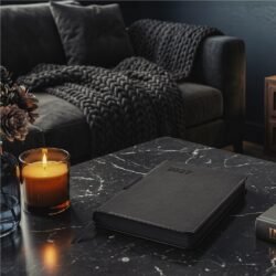 DS-AV-45-B_LIFESTYLE_AI-NO-LOGO_1024X1024 Alex Varga Principle A5 2027 Diary